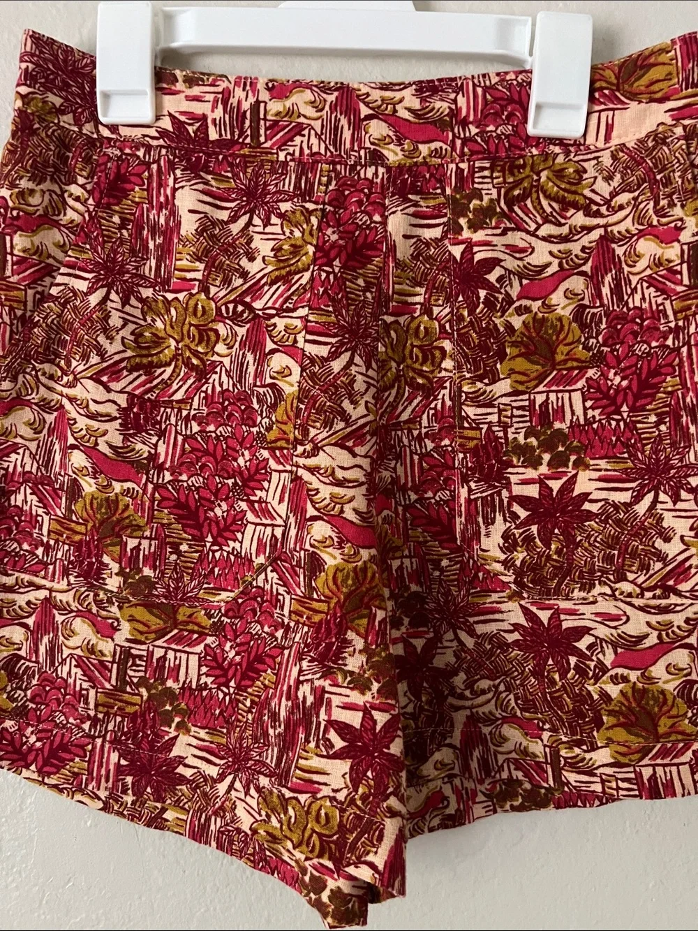 Like New! JOIE Linen Blend Red Floral Print Pull On Casual Shorts in Size S - Picture 2 of 14